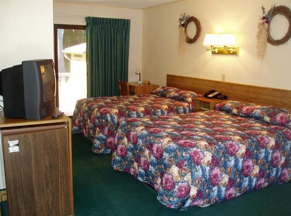 Tall Pines Motel Озеро Джордж Номер фото